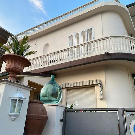 Al Mare 54 Luxury Guest House Lido di Camaiore Exterior photo