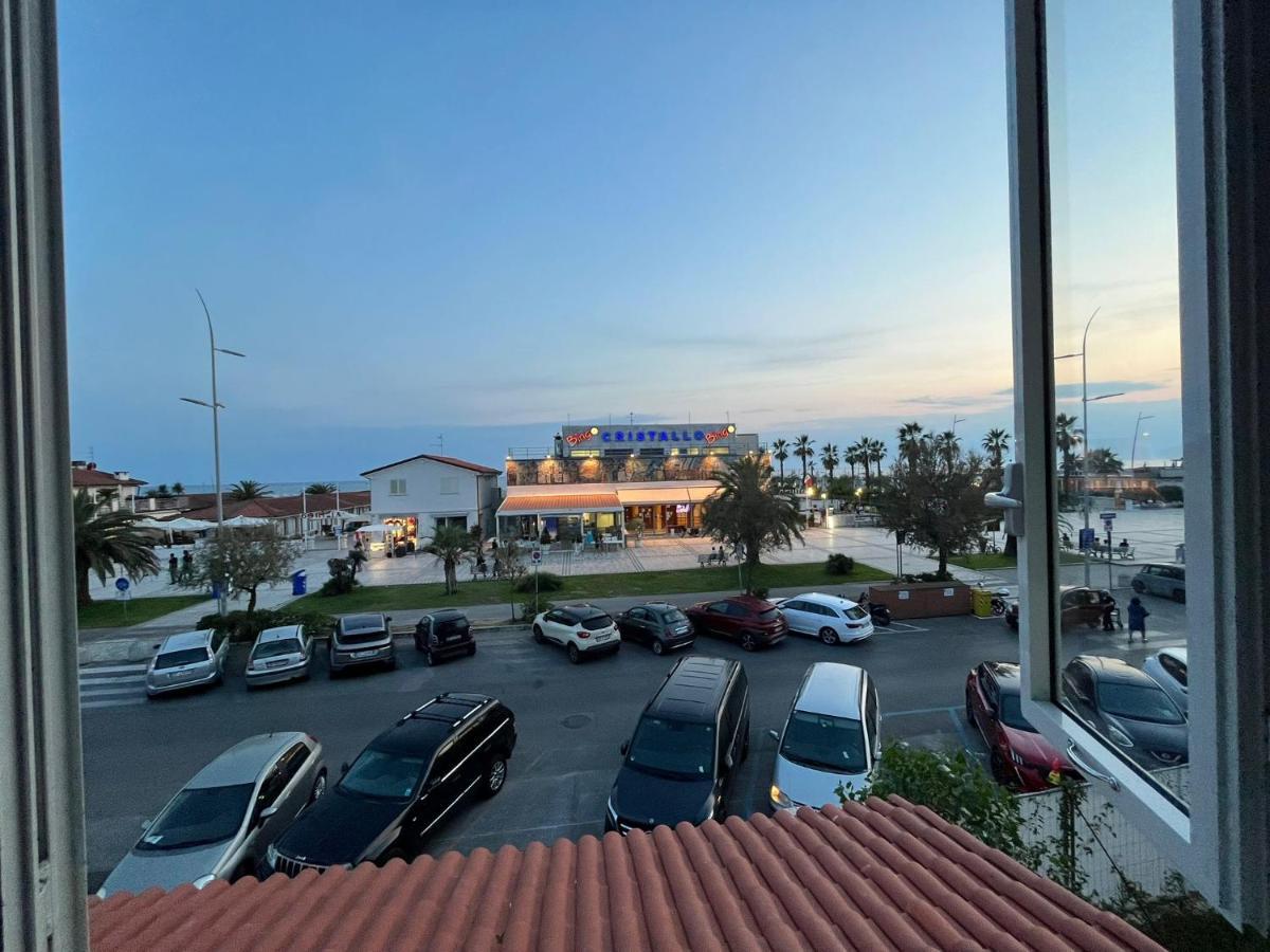 Al Mare 54 Luxury Guest House Lido di Camaiore Exterior photo
